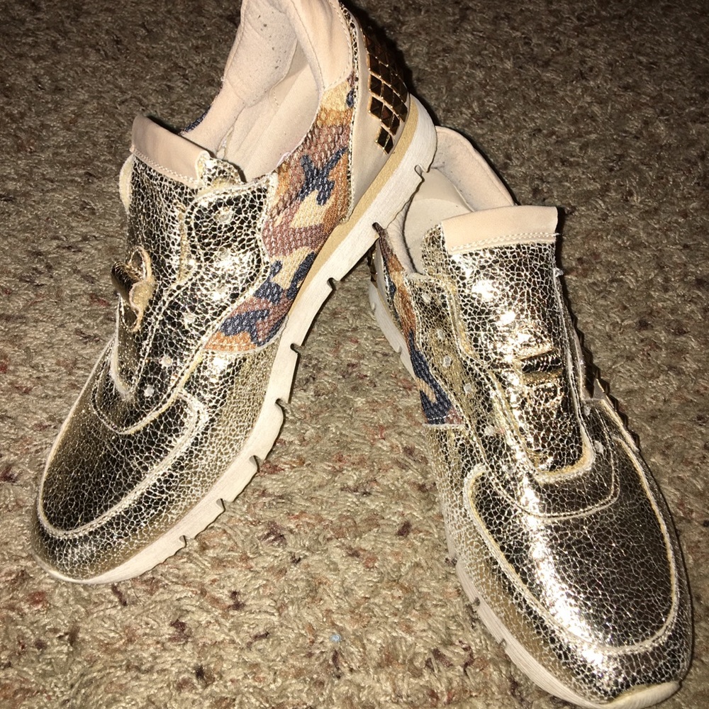 Gold sneakers Catherine Malandrino
